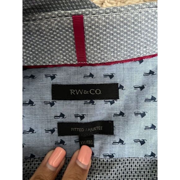 RW&Co fitted button down textured collar dress shirt - Picture 2 of 3